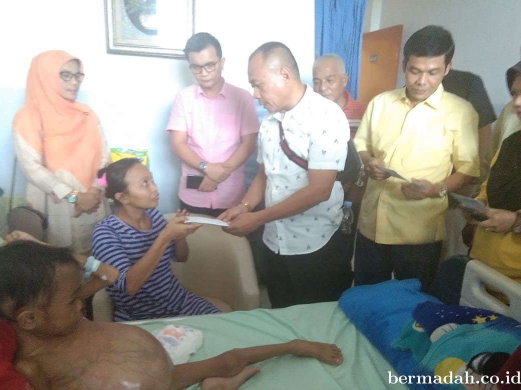Rasa Kemanusiaan, Fraksi Golkar DPRD Pekanbaru Kunjungi Bocah Asal Rohil yang Mengidap Tumor Ginjal