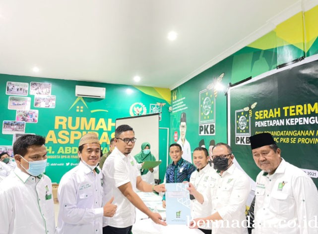 Kepengurusan PKB Pelalawan Periode 2021-2026 Terima SK Dari DPP PKB