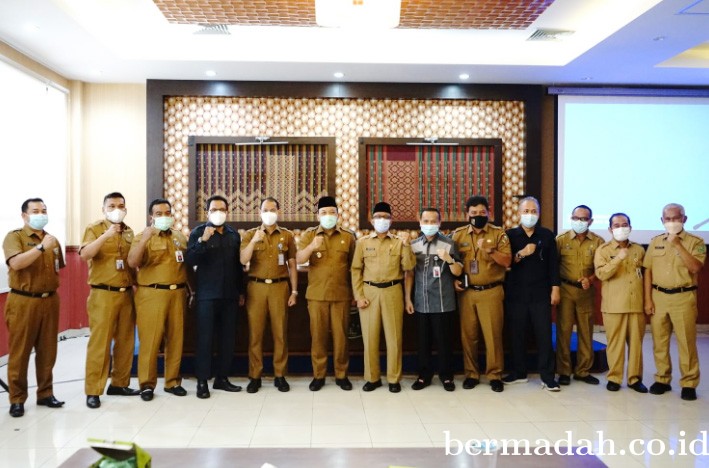Usul Pendirian Politeknik Negeri di Pekanbaru, Pemko Studi Banding ke Siak