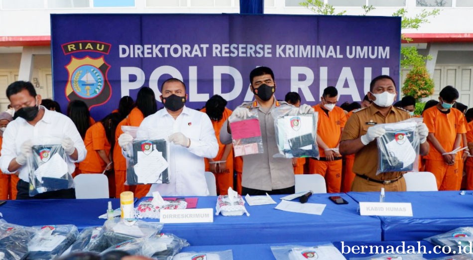 Polda Riau Gulung Praktek Judi Online, 59 Tersangka Diciduk
