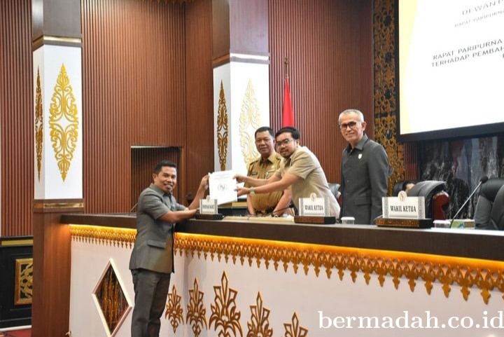 DPRD Gelar Paripurna Laporan Pansus Terhadap Pembahasan LKPj Pemko Pekanbaru tahun 2023