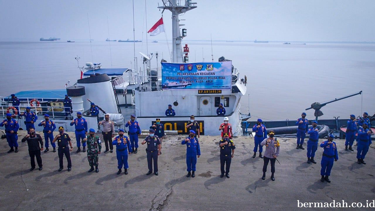 Gelar Patroli Sinergitas Bersama Bea Cukai dan KSOP Dumai, Dirpolair Ajak Masyarakat Disiplin