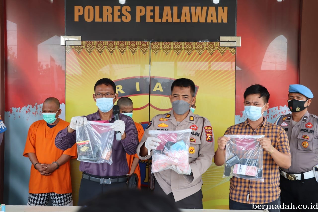 Tim Joker Satres Narkoba Polres Pelalawan Ciduk Tiga Pelaku Narkoba di Langgam