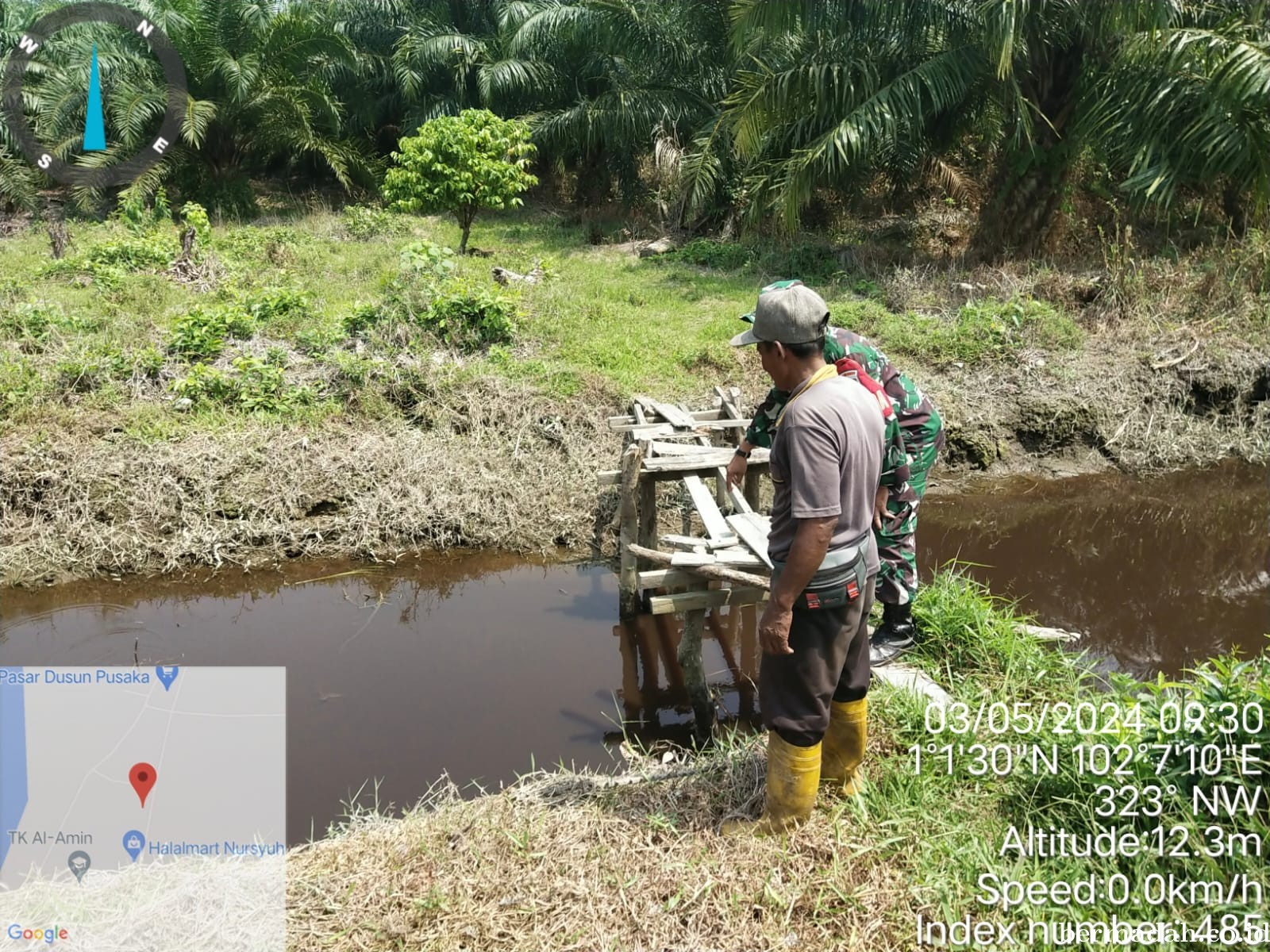 Penanggulangan Karhutla di Wilayah Koramil 02/Sungai Apit, Jumat 3 Mei