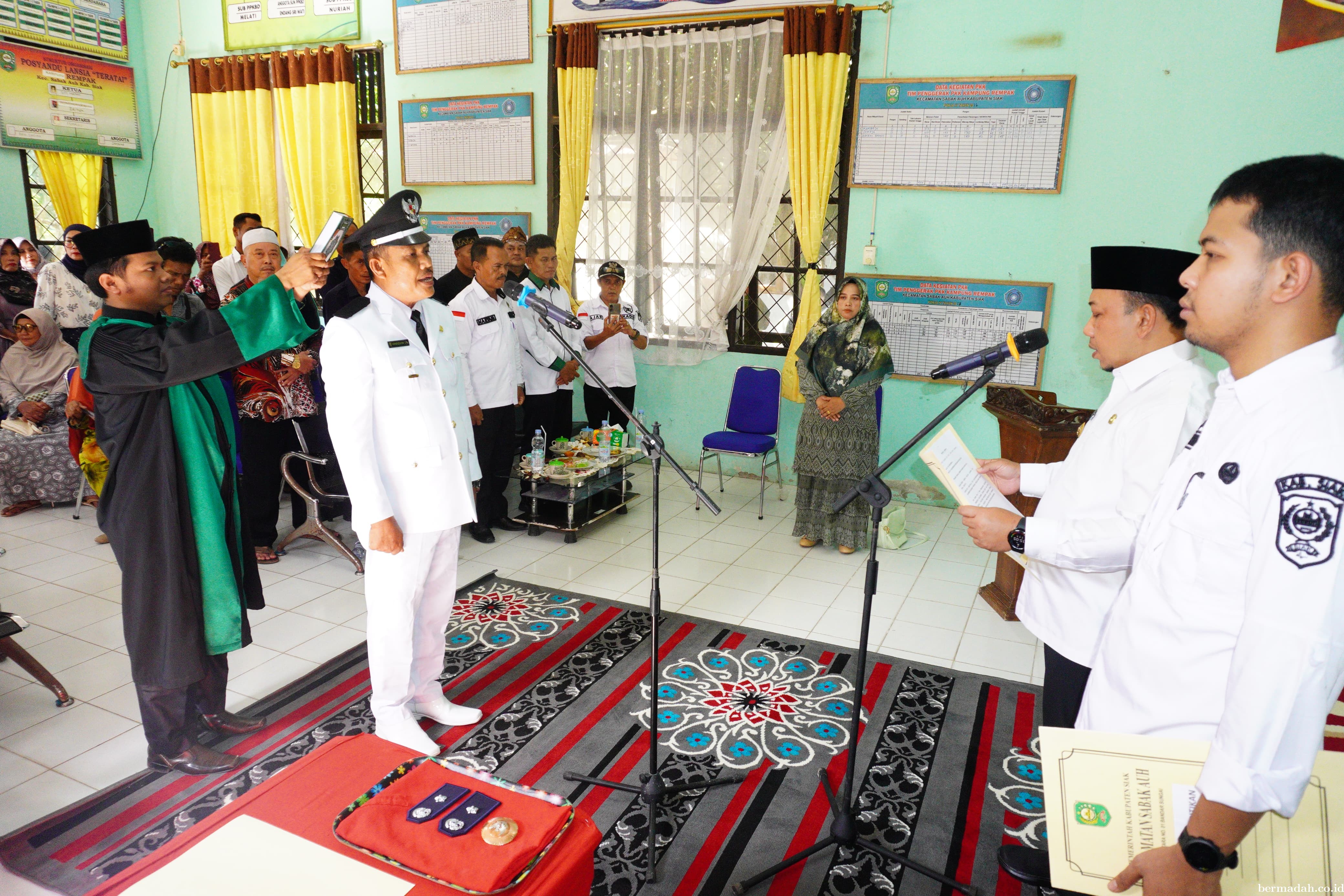 Wabup Husni Merza Lantik Pejabat Penghulu Kampung Rempak Kecamatan Sabak Auh