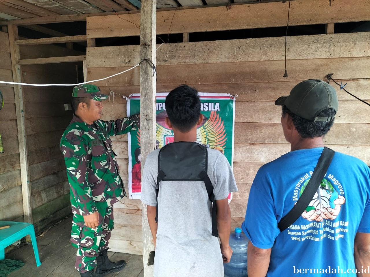 Jumat 16 Agustus, Babinsa Koramil 02/SA Komsos dan Sosialisasi Tentang Nilai-Nilai Pancasila