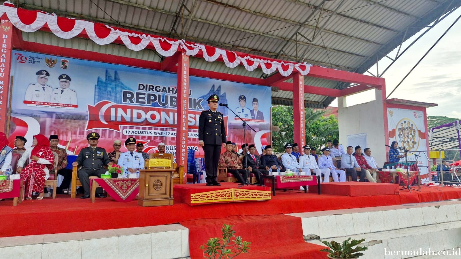 Upacara Penurunan Bendera Merah Putih HUT ke-79 RI di Kecamatan Kuala Kampar