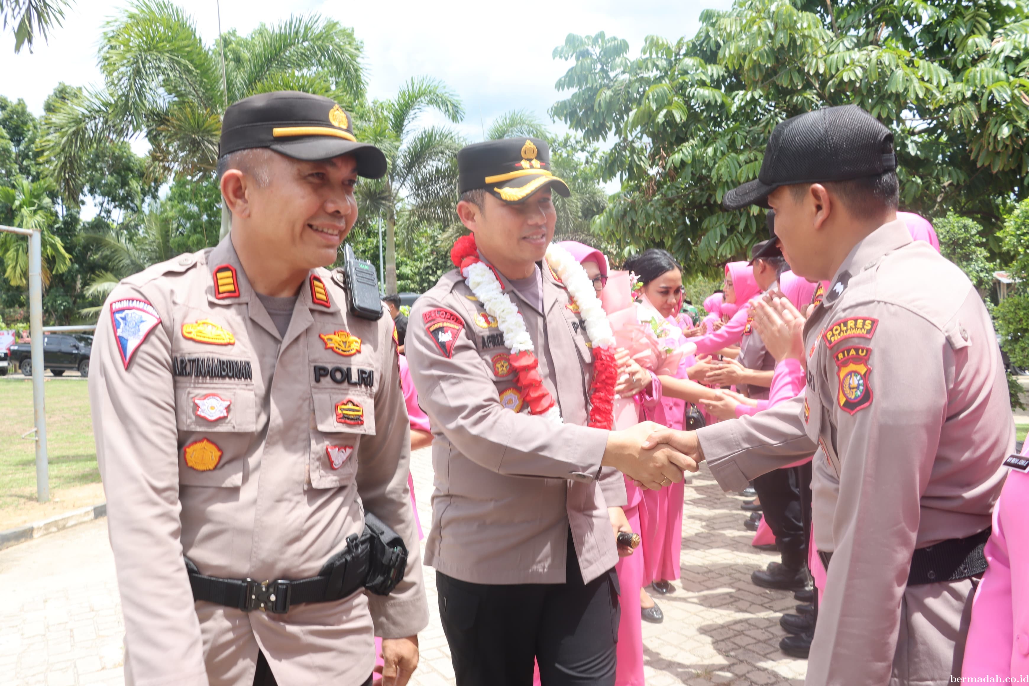 Kunker Pangkalan Lesung, Kapolres Pelalawan Ajak Masyarakat Jaga Kamtibmas Jelang Pilkada 2024