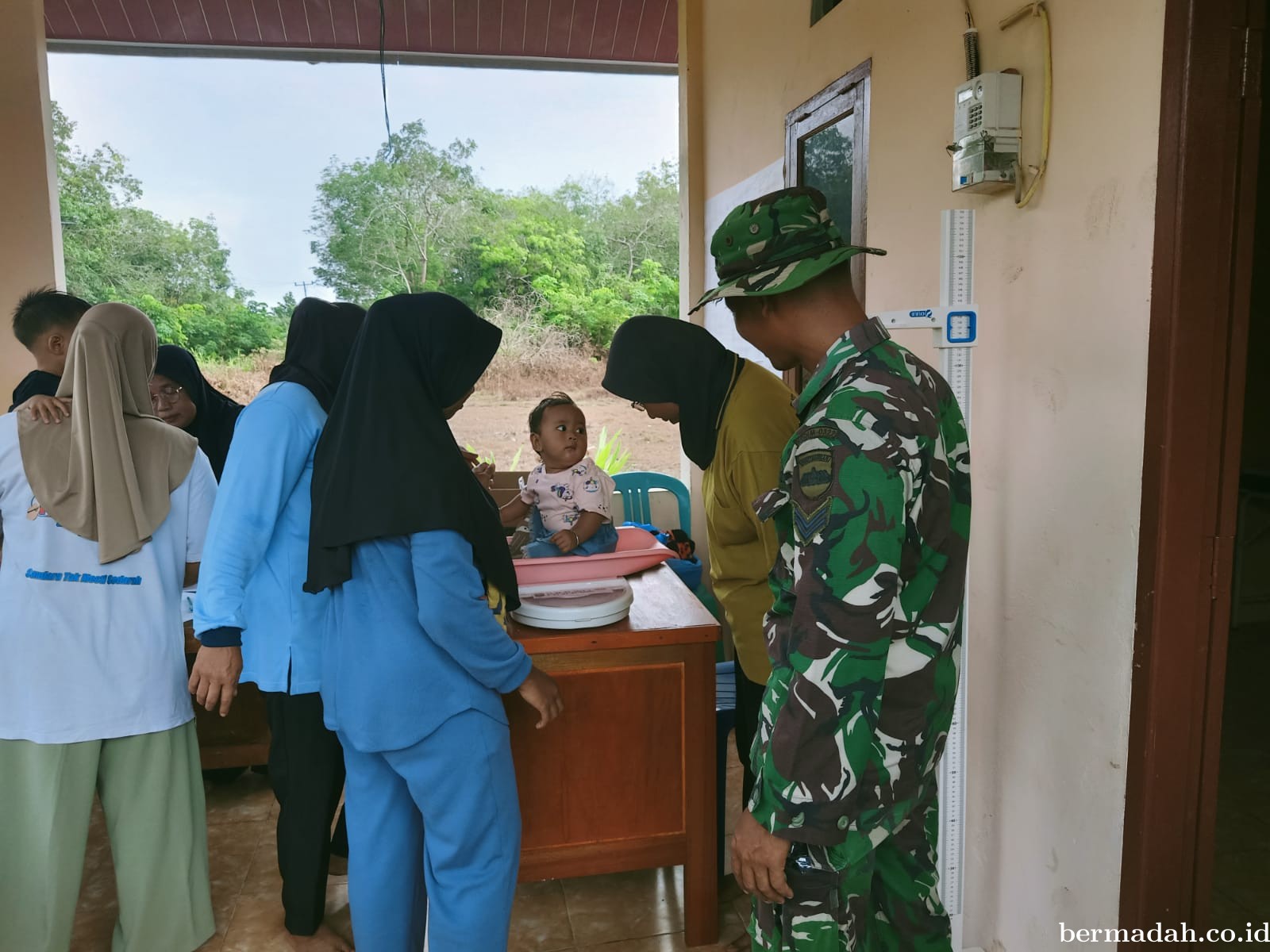 Senin 14 Oktober, Babinsa Koramil 02/SA Follow up/mengunjungi anak Asuh Stunting