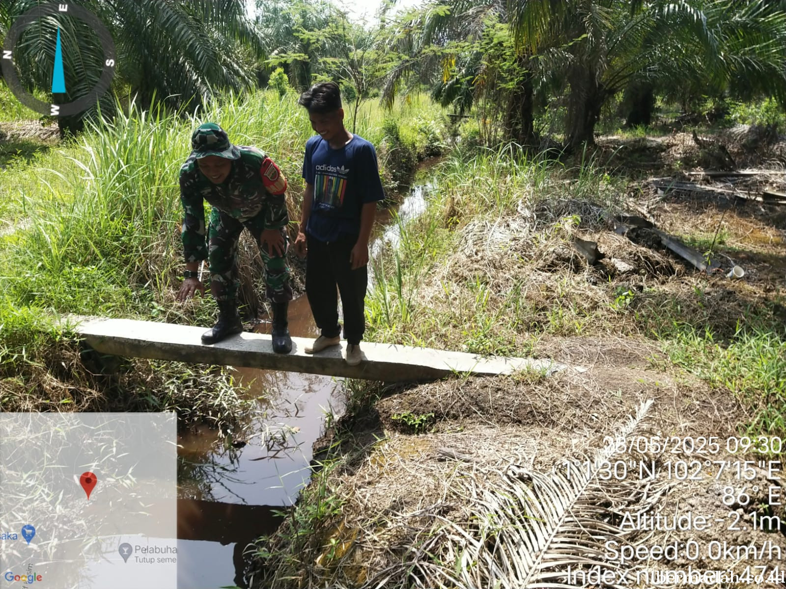 Penanggulangan Karhutla di Wilayah Koramil 02/Sungai Apit Rabu 28 Mei