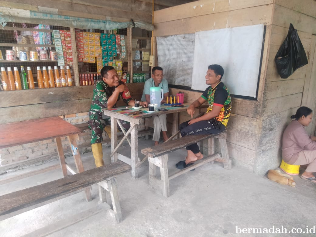 Rabu 18 Juni, Babinsa Koramil 02/Sungai Apit Patroli dan Sosialisasi Pilkada Damai