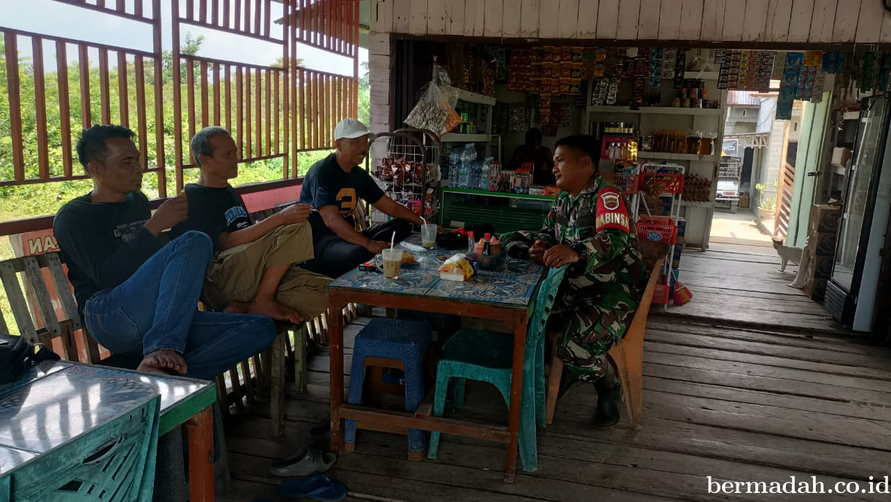 Minggu 3 Agustus, Babinsa Koramil 02/Sungai Apit Komsos kepada Masyarakat Kampung Perincit