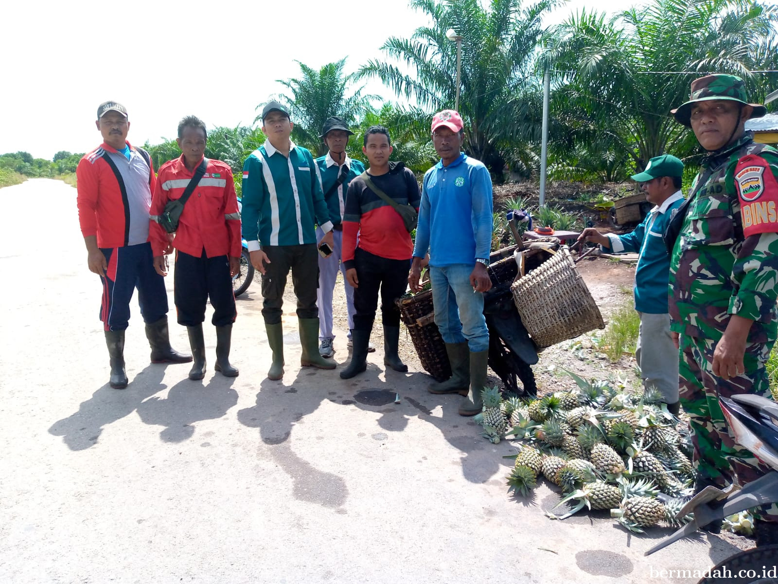 Penanggulangan Karhutla di Wilayah Koramil 02/Sungai Apit, Jumat 8 Agustus