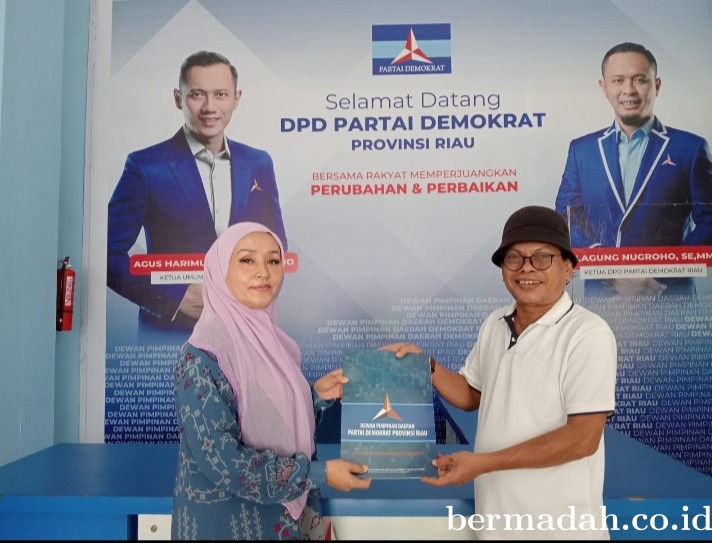 Setelah PKB, Edy Natar Nasution Ambil Formulir Balon Gubri Pertama di Demokrat
