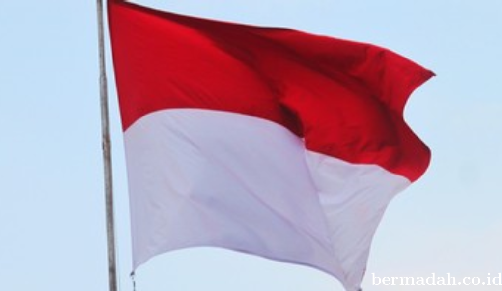 HUT Ke 77 RI, Lanal Pulau Rote Kibarkan Bendera di Dasar Laut